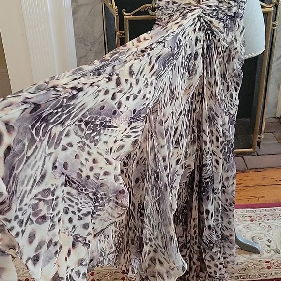 Carlos Miele Gown - Picture 6 of 12